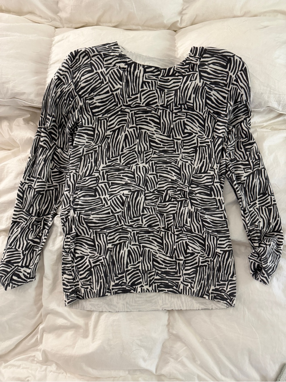 Banana Republic Black & White Patterned Long-Sleeve Sweatshirt